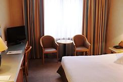 Hotel Husa Cascade Brussels