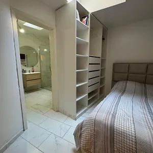 Yacine Gadio Apartamento *