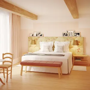 9hotel Chelton