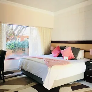 Riverton Manor